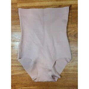 Skinny‎ Girl Women’s Size Medium Ultra Smooth Shaper Short Shapewear Cream New
